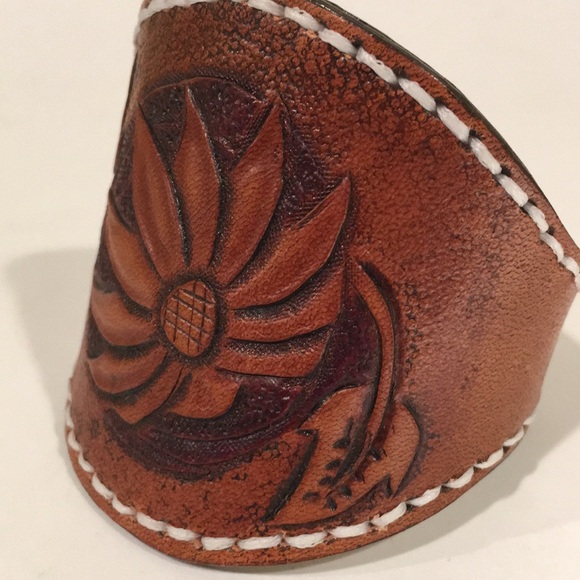 Boho Western Floral Tooled Leather Cuff Bracelet - Picture 6 of 14